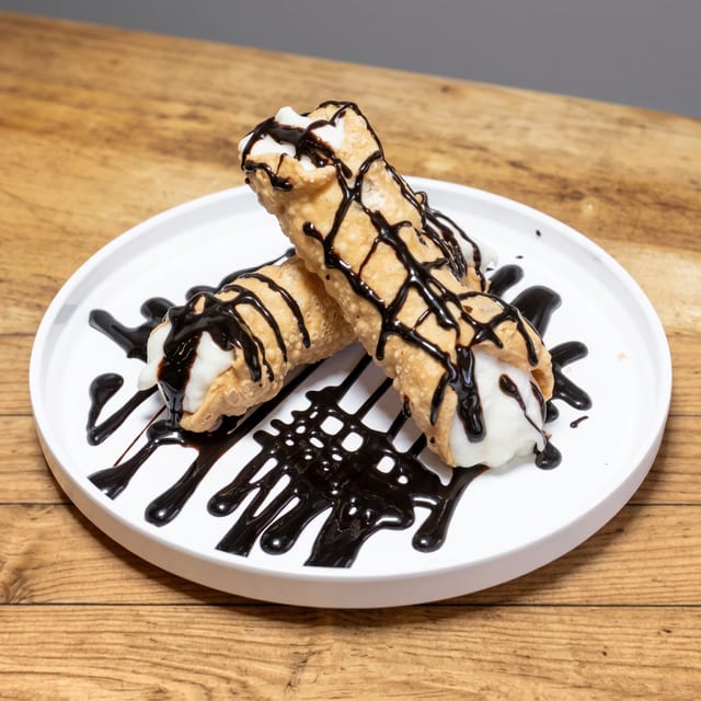 Cannoli.