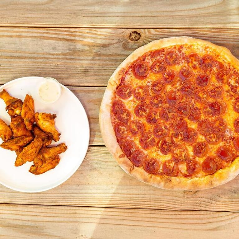 Delicious Garlic Pizza Options